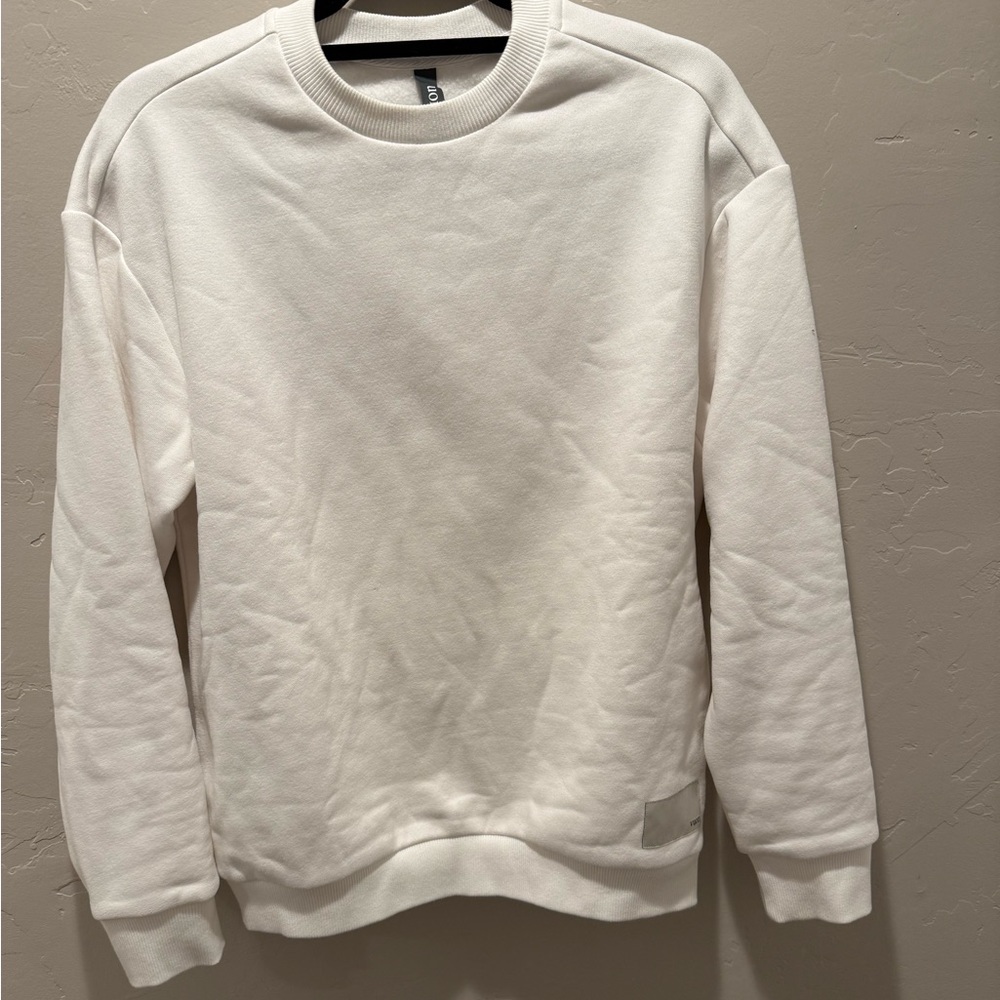 Men's Vuori size XXS White Crewneck Sweater